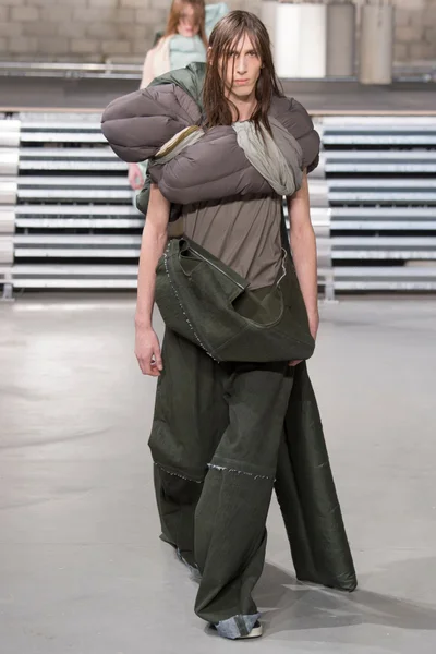 Look 9